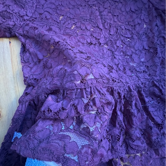Loft Elegant Lace Burgundy Top size medium - Picture 8 of 9
